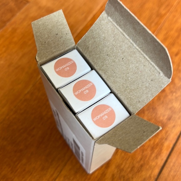 NWB 3 Beauty by PopSugar Be The Boss Lip Gloss 09 Womanizer 0.3 oz - Picture 2 of 8